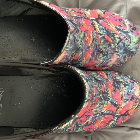 Dansko Red and Pink Mules Vibrant Floral Design size42 11.5-12 women - Picture 5 of 10